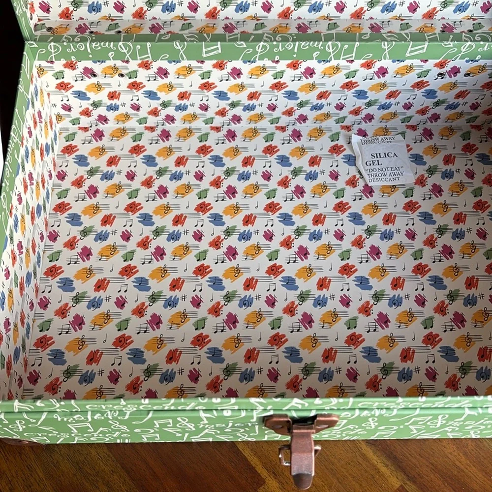 Music Notes and Terms along with Treble and Base Clefs NESTING BOX - metal lock - Picture 7 of 14